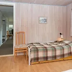 Holiday home 6 Person Holiday Home In Hemmet *