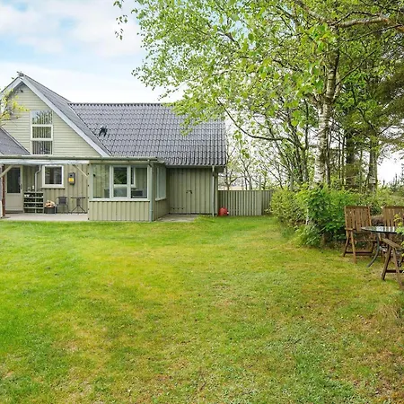 Holiday home 6 Person Holiday Home In Hemmet *