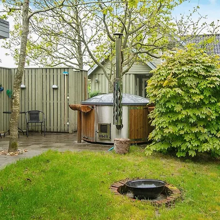 6 Person Holiday Home In Hemmet